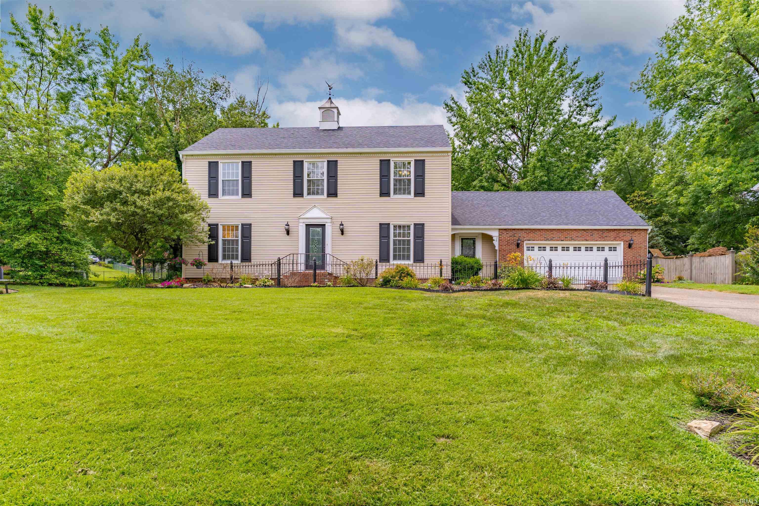 Property Photo:  6105 E Oak Street  IN 47715 