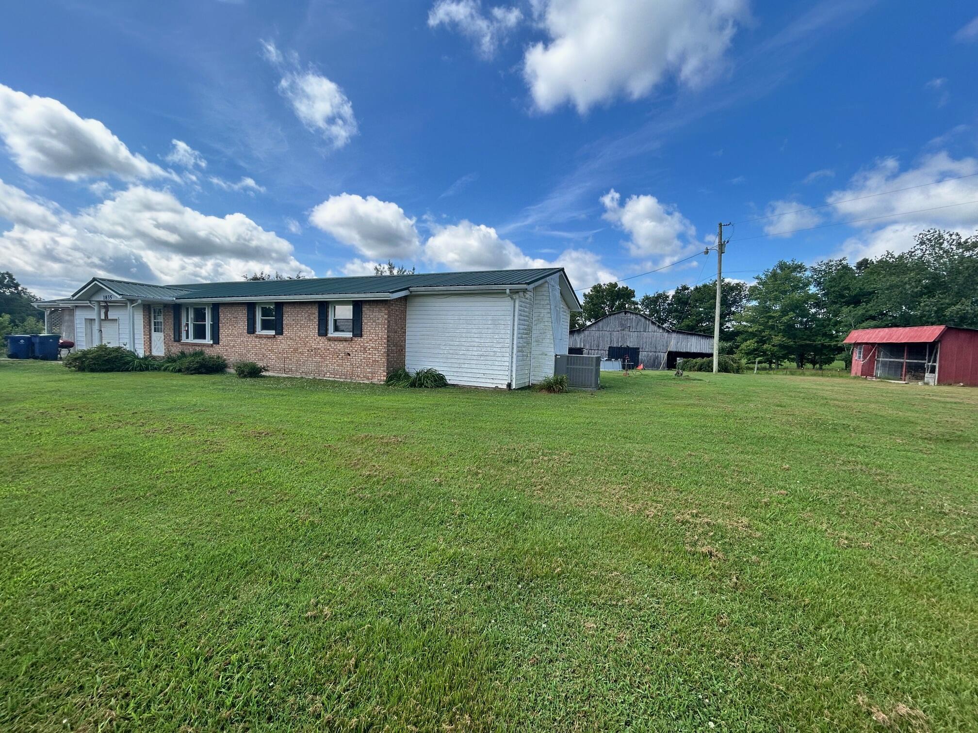 Property Photo: 1835 Charles Elgin Road KY 42567