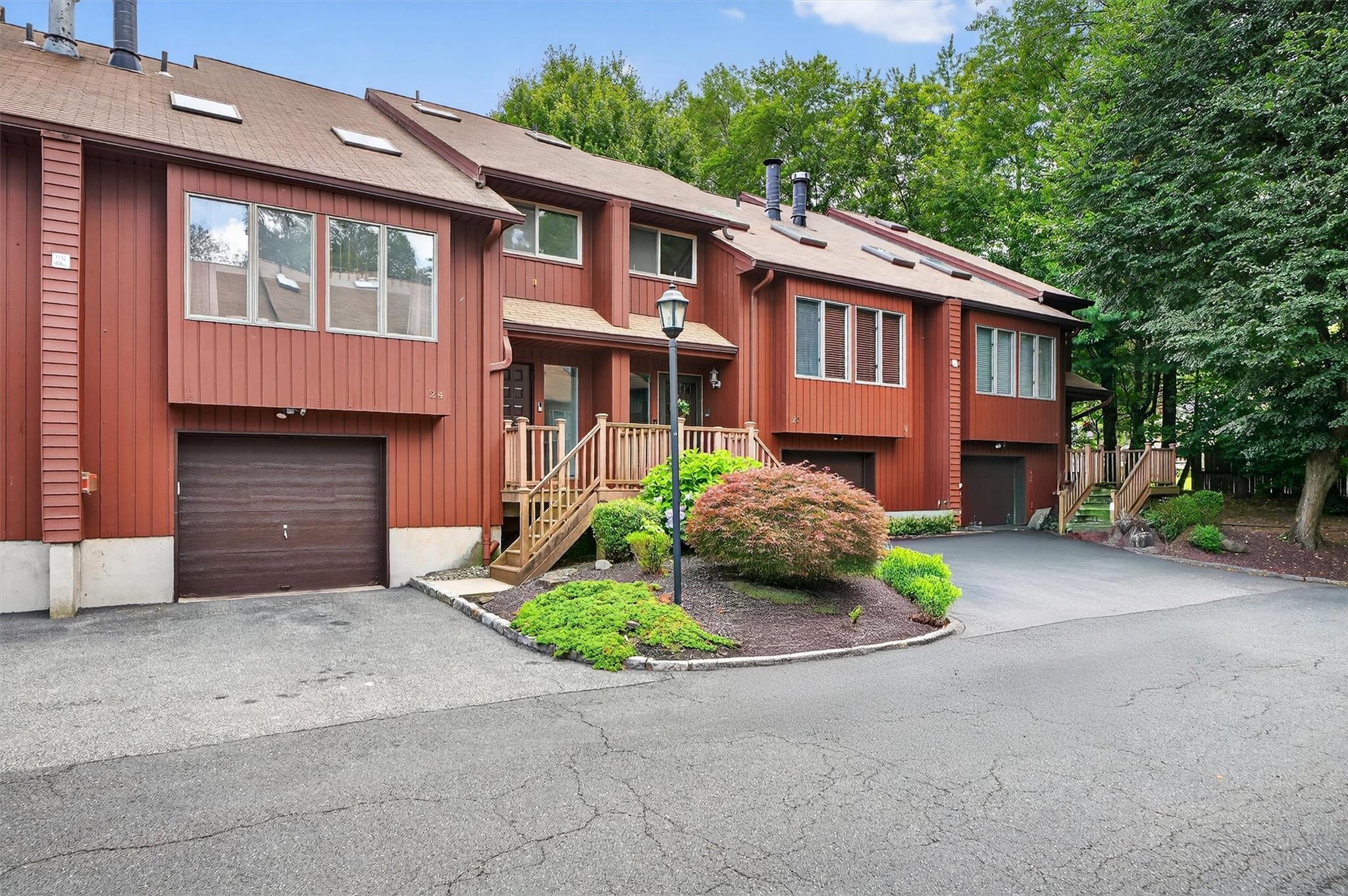 24 Braemar Court  New City NY 10956 photo