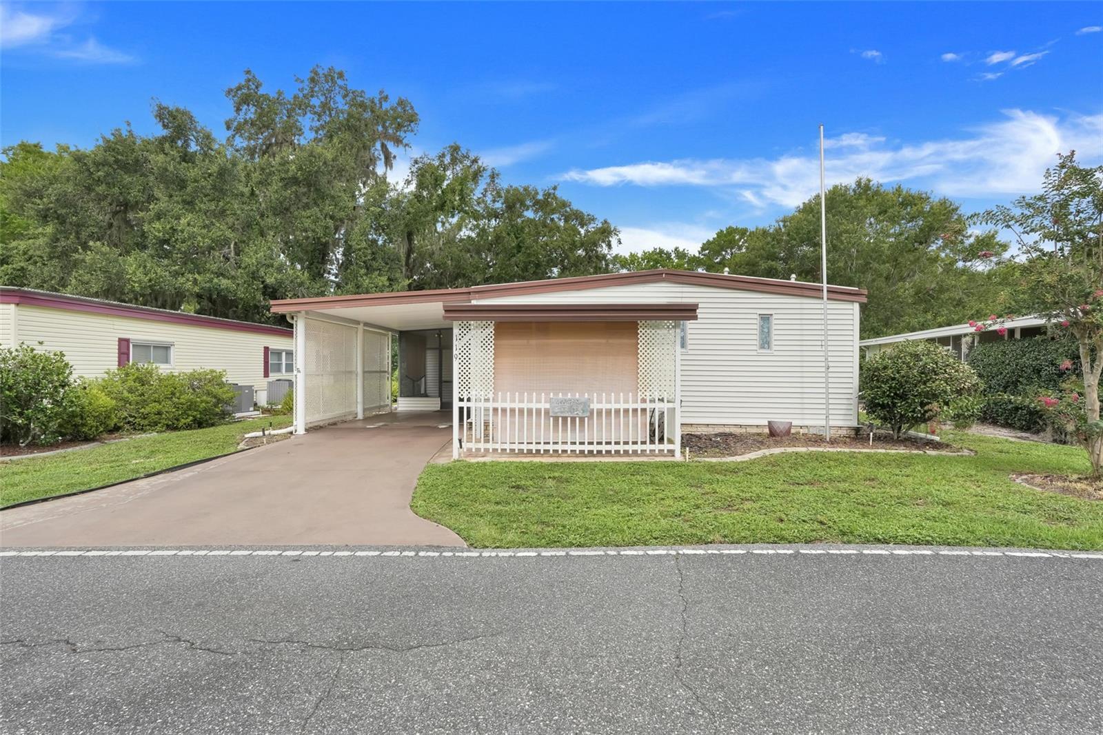 Property Photo: 119 Royal Palm Drive FL 34748