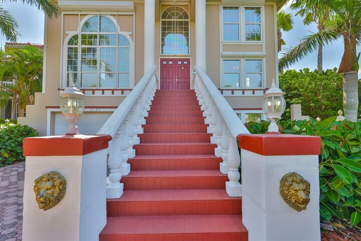 Property Photo: 6107 Marbella Boulevard FL 33572