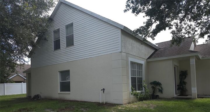 Property Photo:  7919 Terrace Ridge Drive  FL 33637