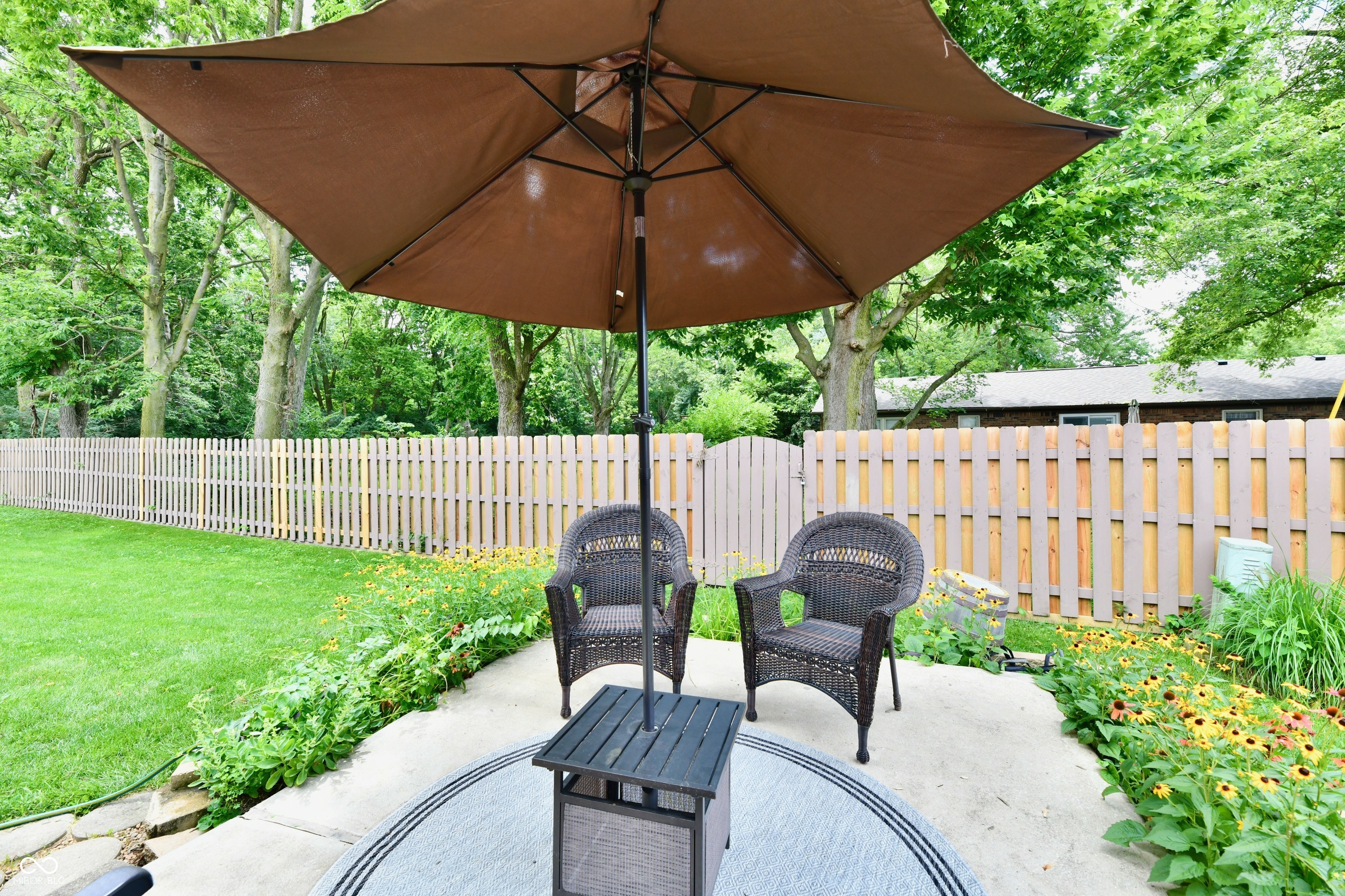 Property Photo: 1603 Oakmere Way IN 46142