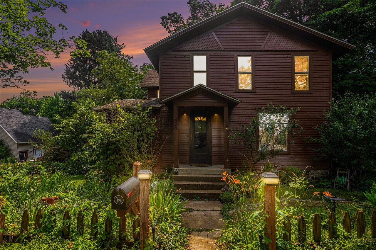 Property Photo:  429 Portage Avenue  MI 49093-1463 