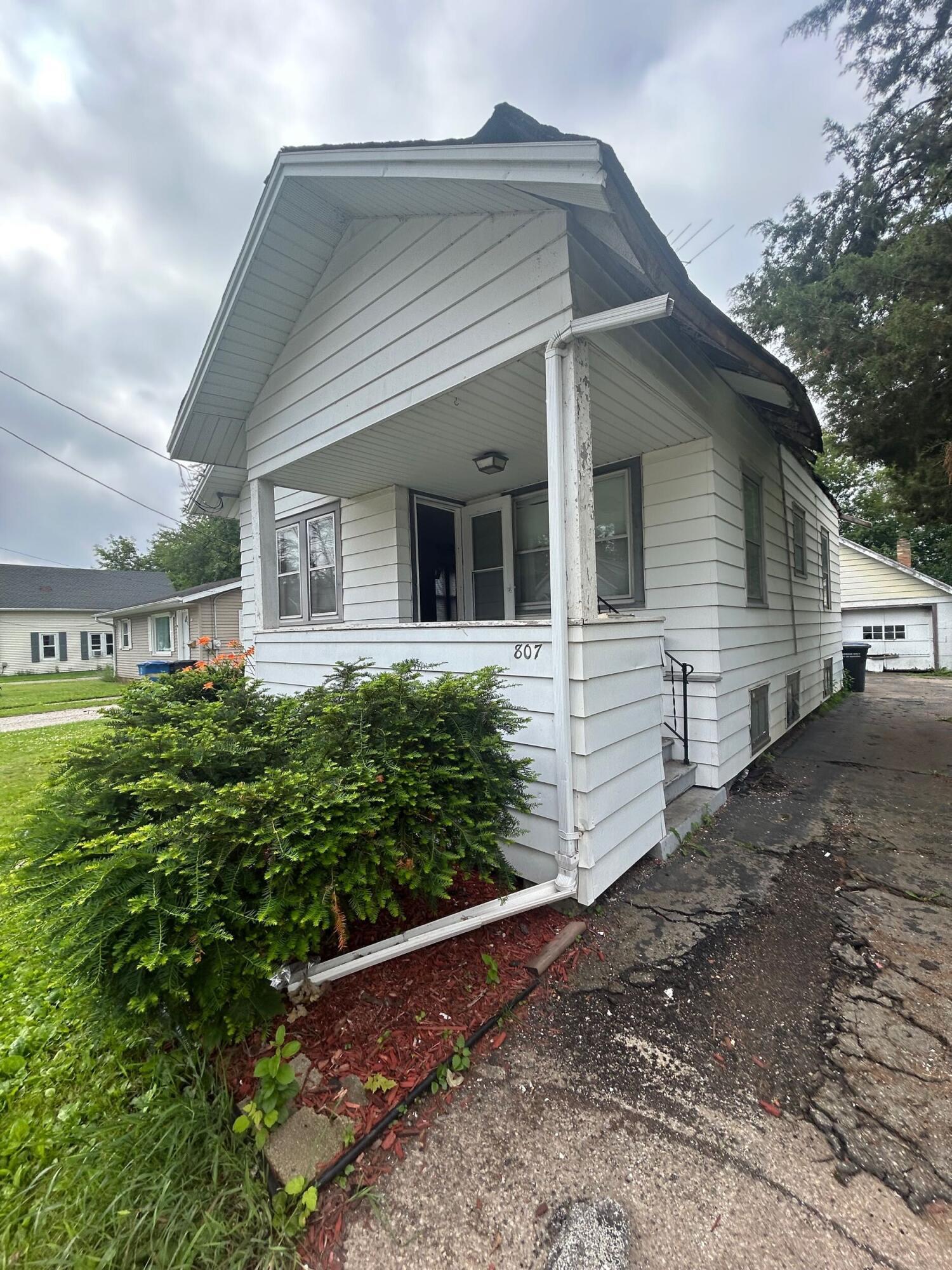 Property Photo: 807 Prospect Ave WI 54901