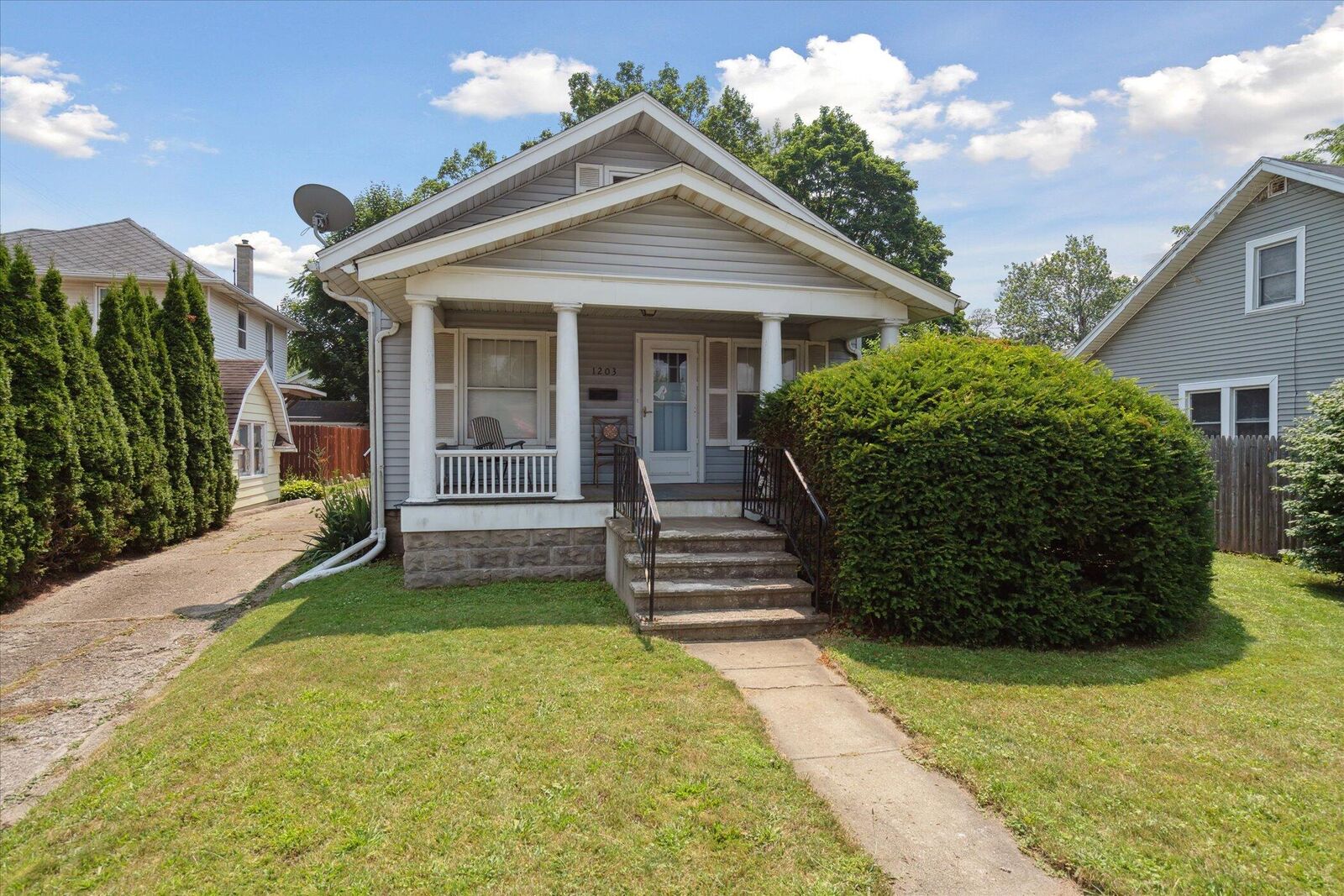 Property Photo:  1203 W Michigan Avenue  MI 49202 