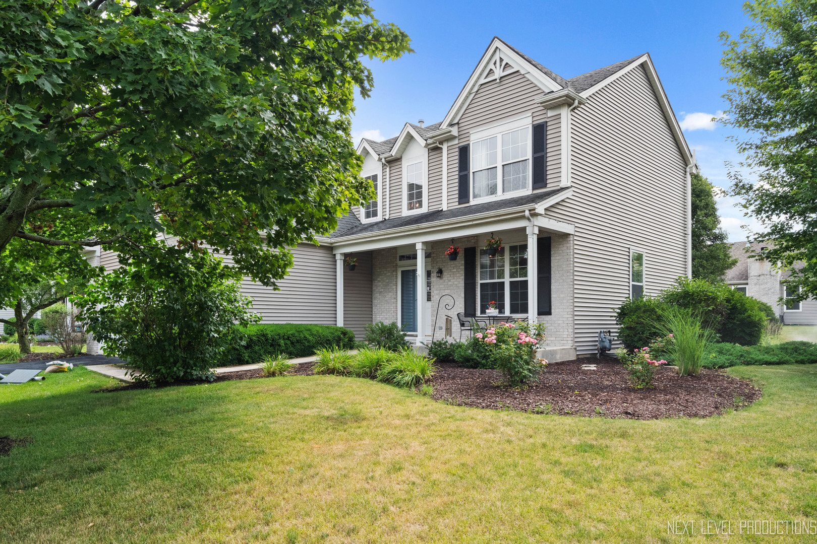 Property Photo: 1211 Hall Street IL 60554