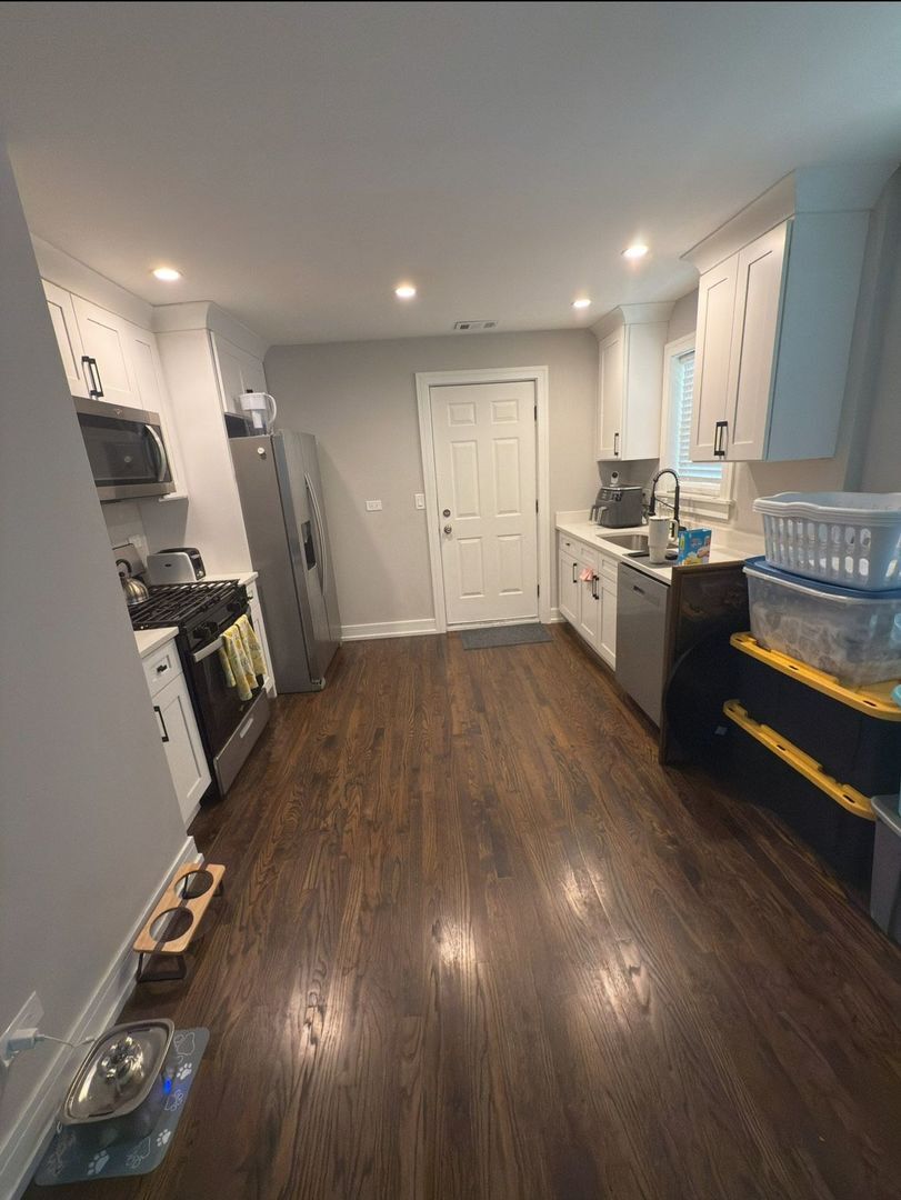 Property Photo: 9220 S Loomis Street 2 IL 60620