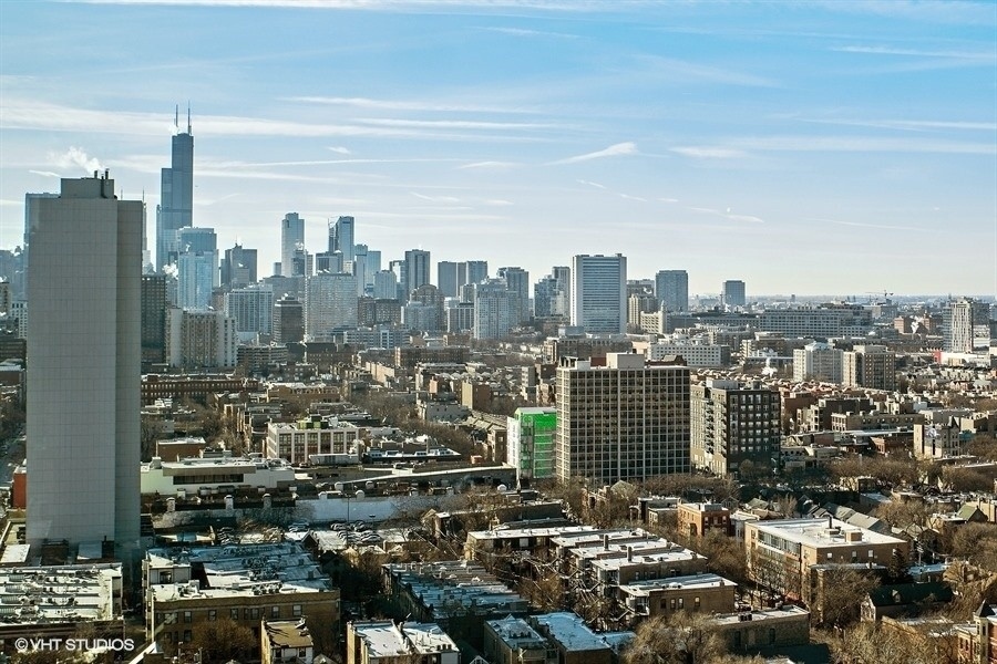 Property Photo: 1850 N Clark Street 2010 IL 60614