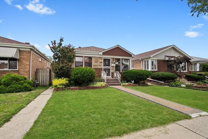 Property Photo: 1028 32nd Avenue IL 60104