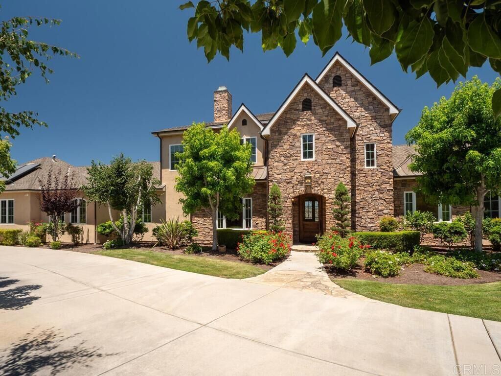 Property Photo:  32110 Dos Ninas  CA 92003 