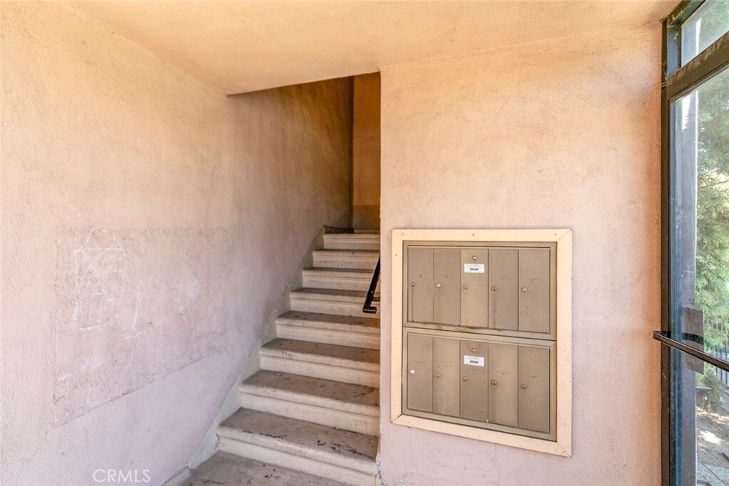 Property Photo: 1835 N Alexandria Avenue 2 CA 90027