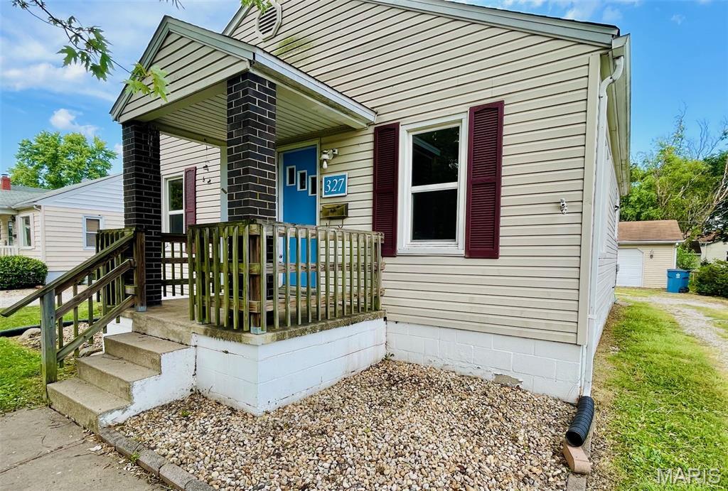 Property Photo:  327 Sheridan Street  IL 62010 