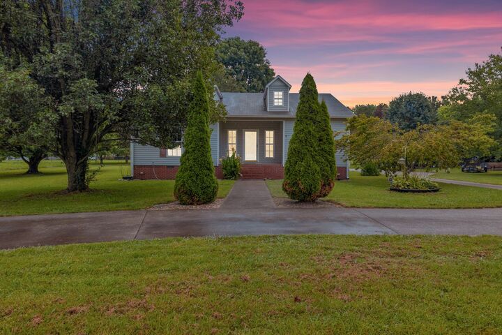 Property Photo:  876 Monument Rd  TN 38483 