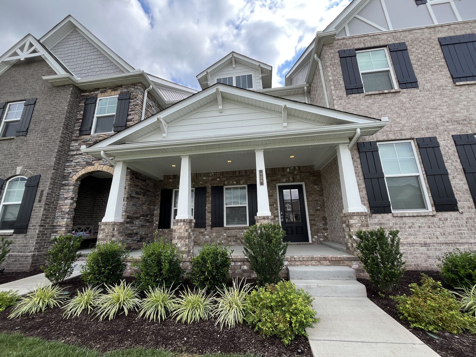 Property Photo:  728 Hahn Ct  TN 37087 