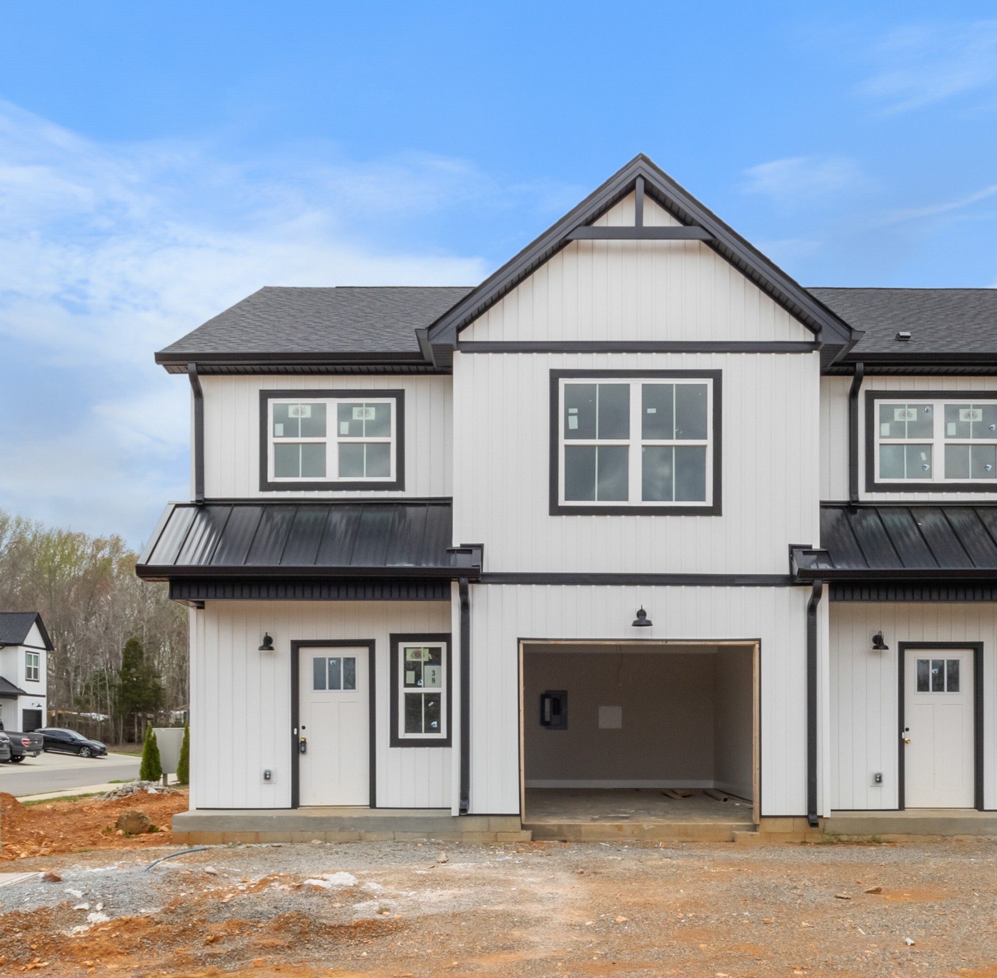 Property Photo: 166 Sango Dr Bldg 5 39 TN 37043