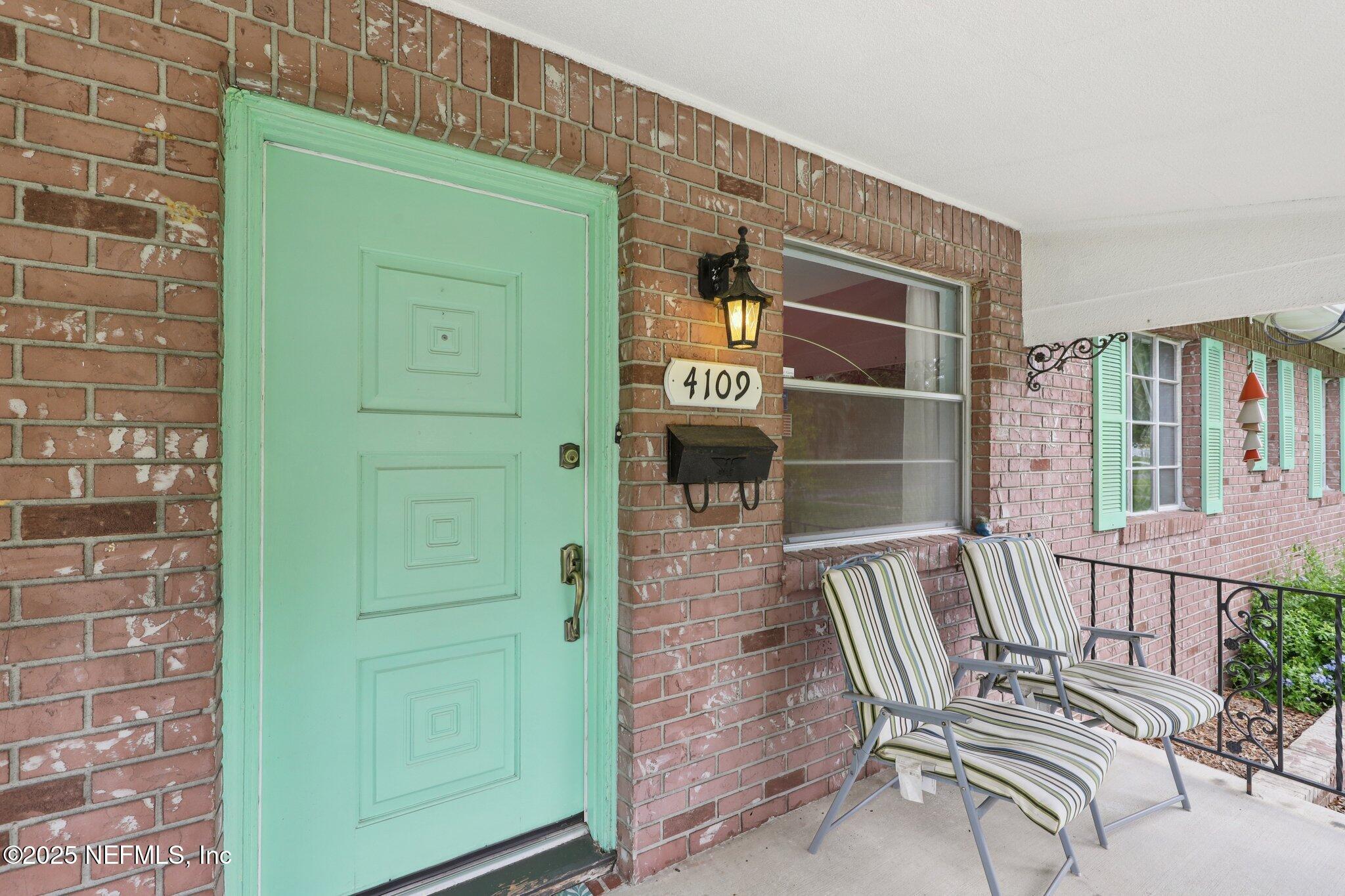 Property Photo: 4109 Sudbury Avenue FL 32210