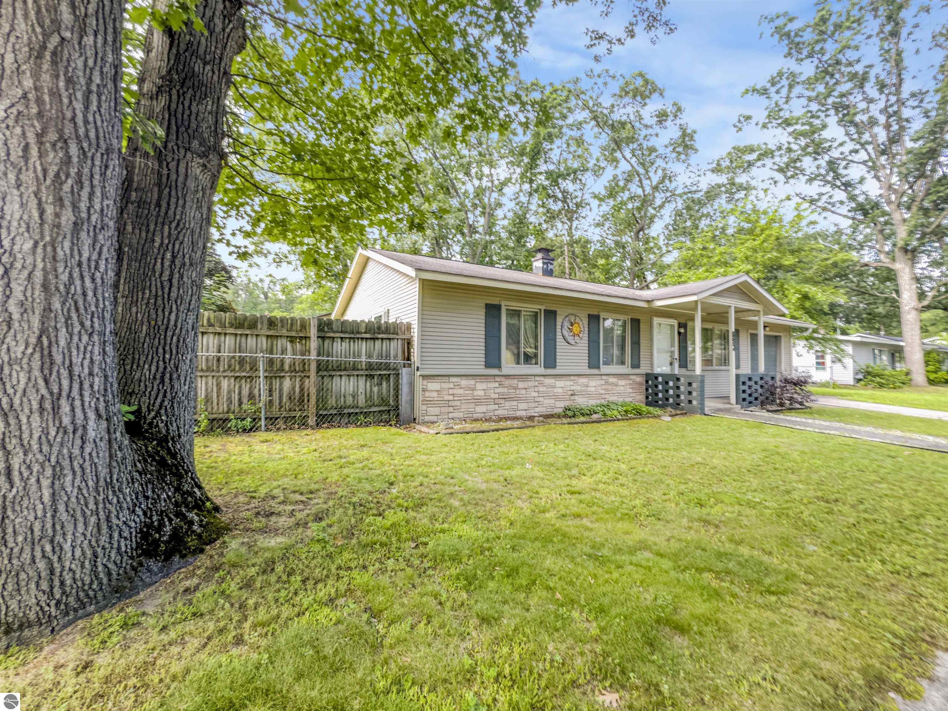 Property Photo: 892 Oakdale Drive MI 49686