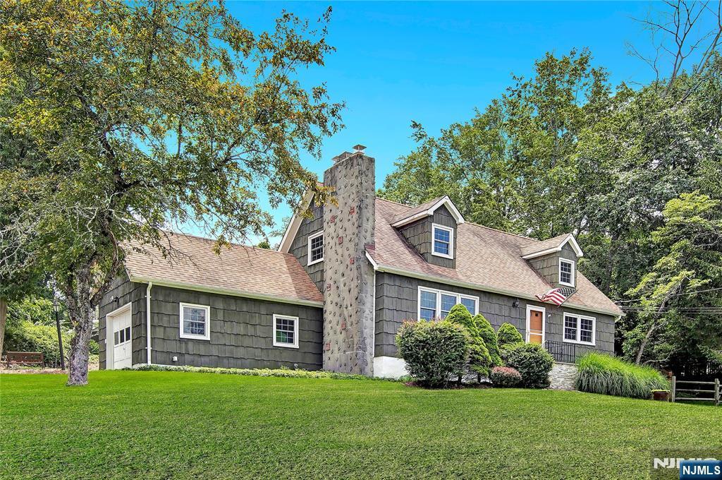 Property Photo:  9 Valley View Trail  NJ 07871 