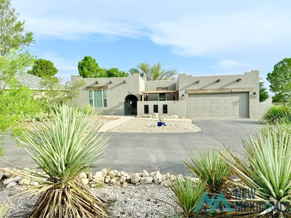Property Photo: 915 Fountain Drive NM 88220