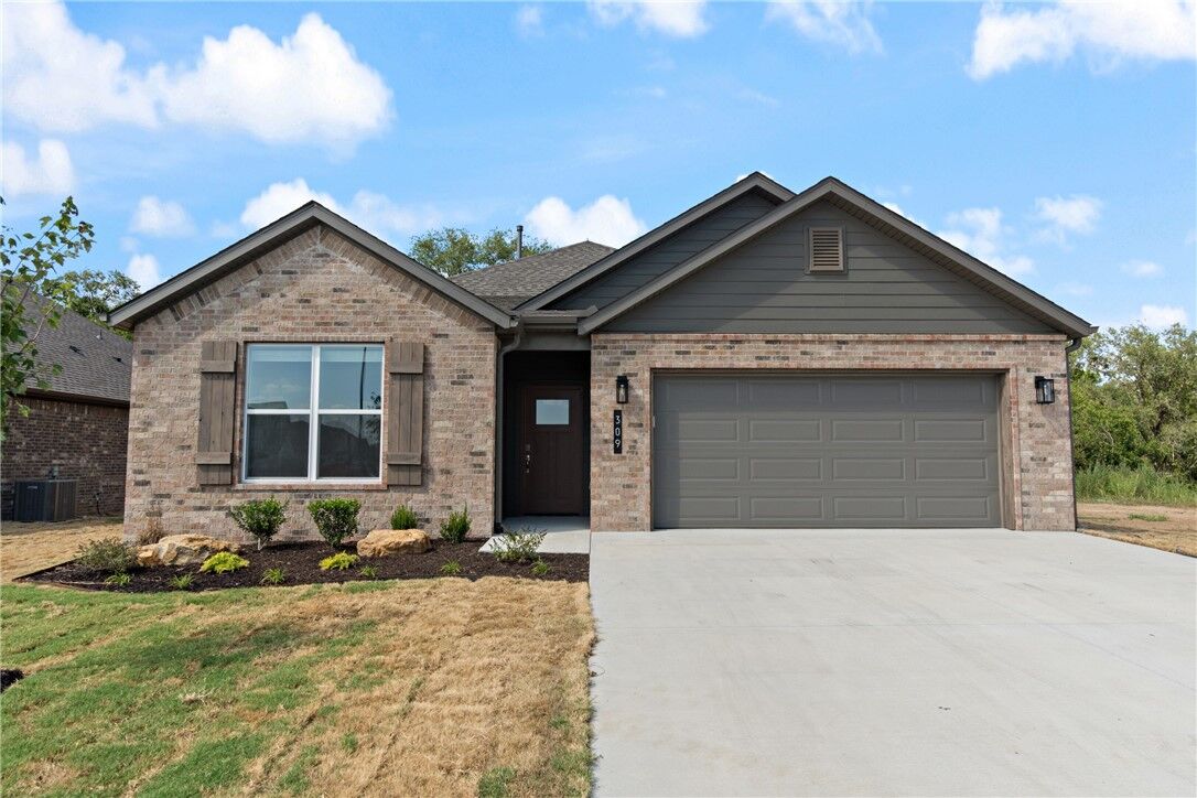 Property Photo:  309 Hondo Street  AR 72761 