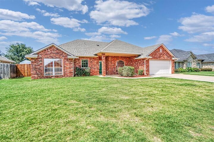 Property Photo: 1001 Stephanie Lane OK 73521