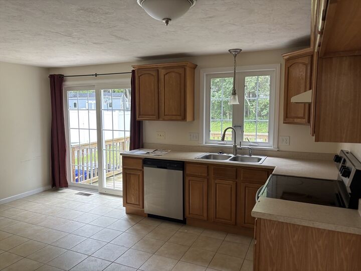 Property Photo:  10 Canali Drive 10  MA 01757 