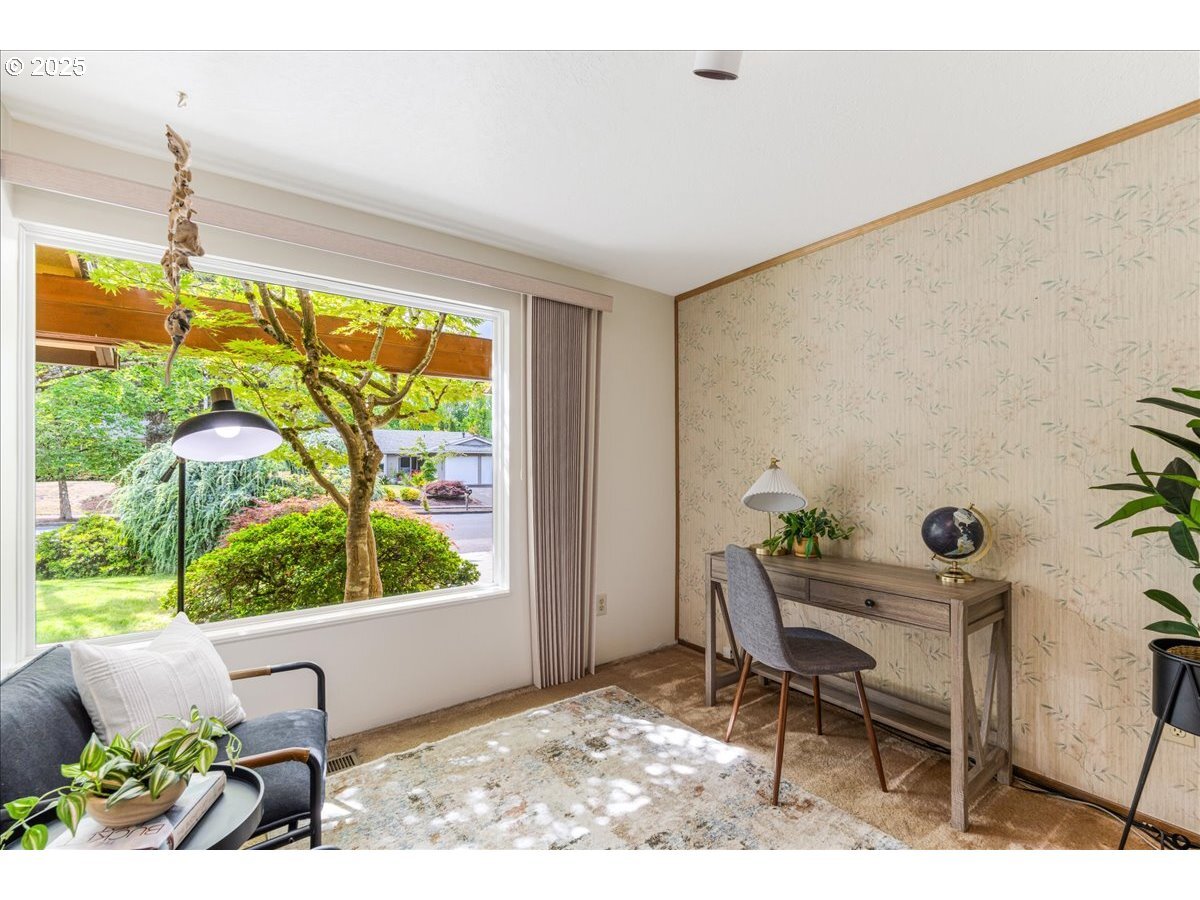 Property Photo: 9810 SW Robbins Dr OR 97008