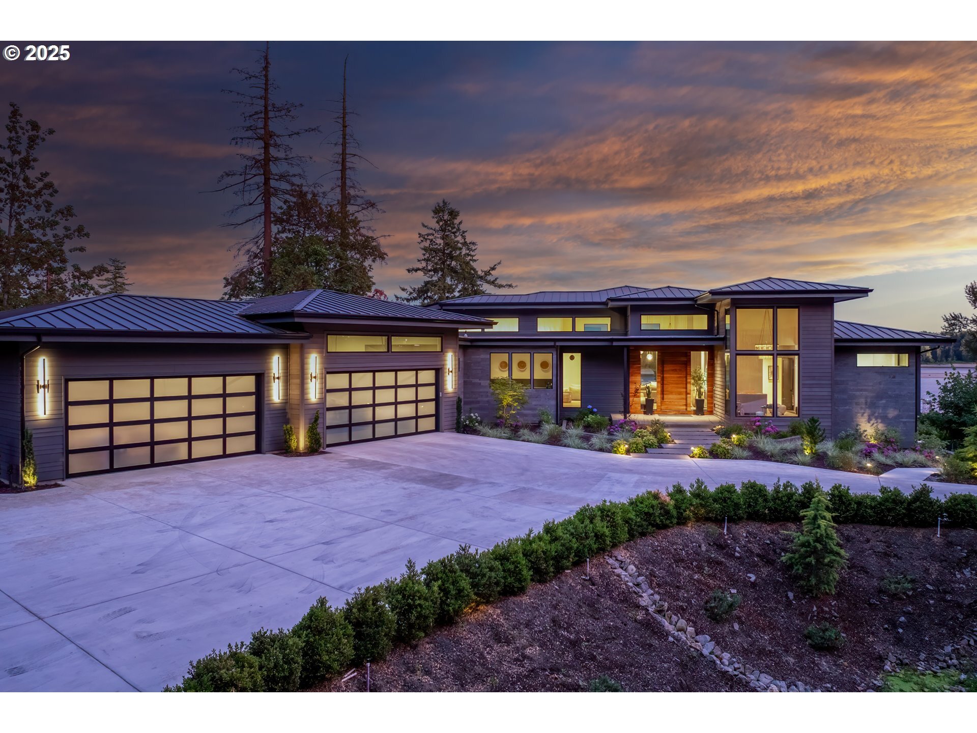 Property Photo: 11011 SE Evergreen Hwy WA 98664