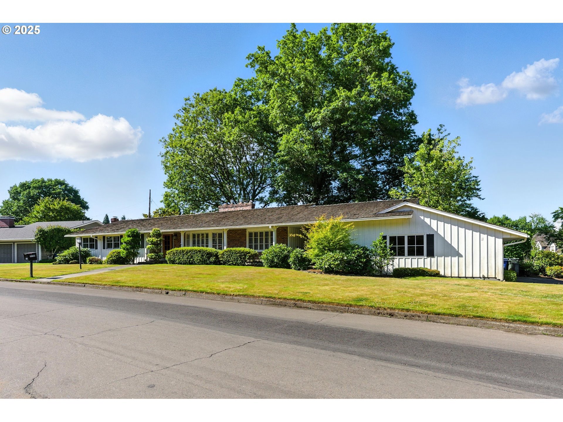 5150 SW Windsor Ct  Portland OR 97221 photo