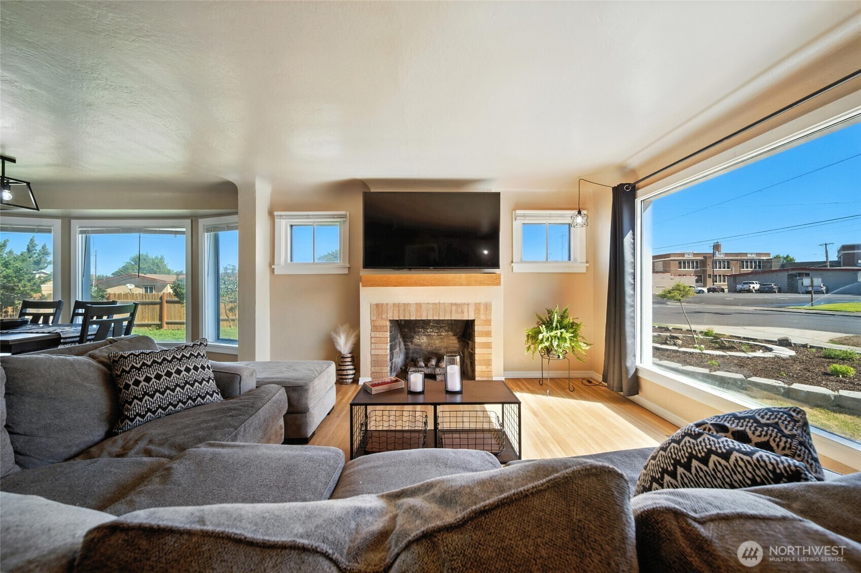 Property Photo: 138 Dehaven Street OR 97862