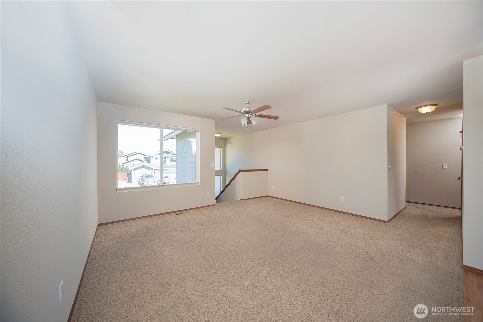 Property Photo: 1610 E Hobert Avenue WA 98926