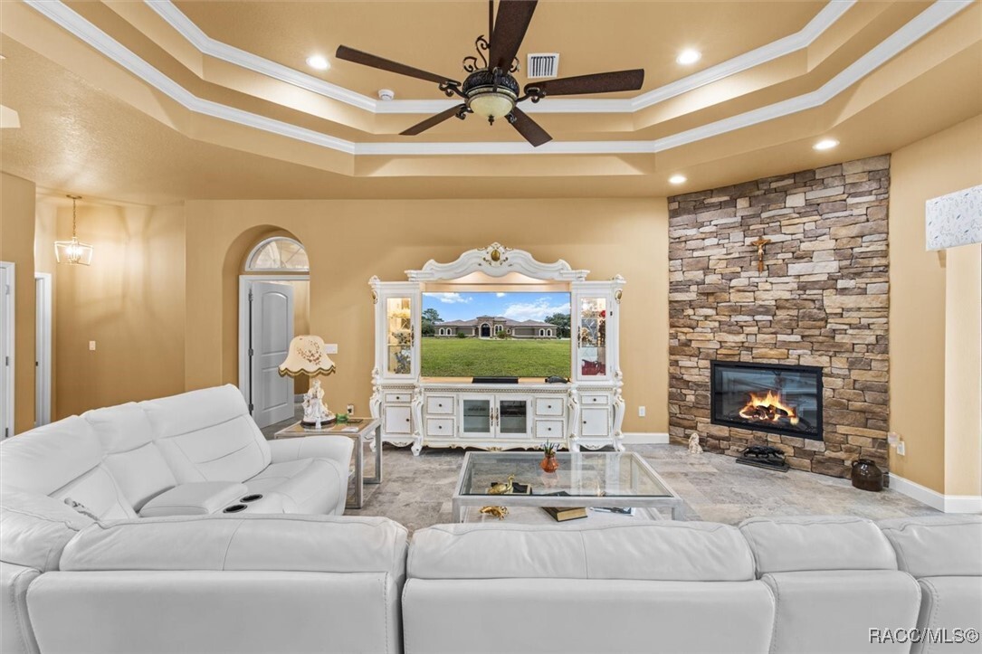 Property Photo:  5061 W Oakhill Street  FL 34433 