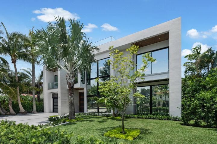 Property Photo: 141 Cortez Road FL 33405