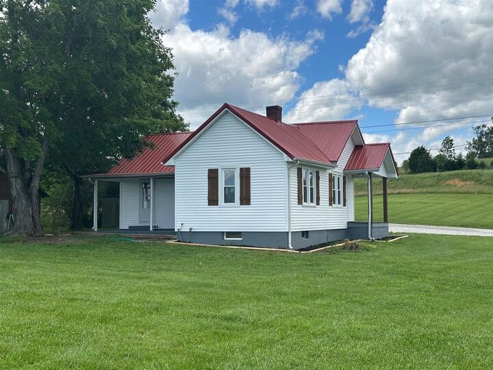 Property Photo:  33 Moore Road  KY 42166 