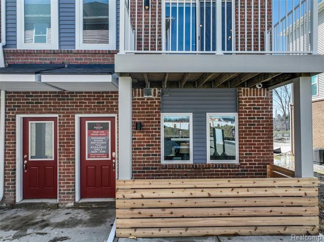 Property Photo: 765 Canterbury Lane MI 48085