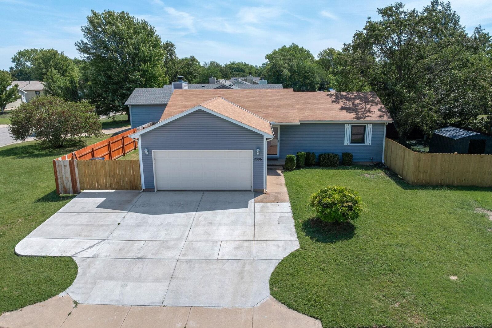 Property Photo: 2006 N Sunridge St KS 67235