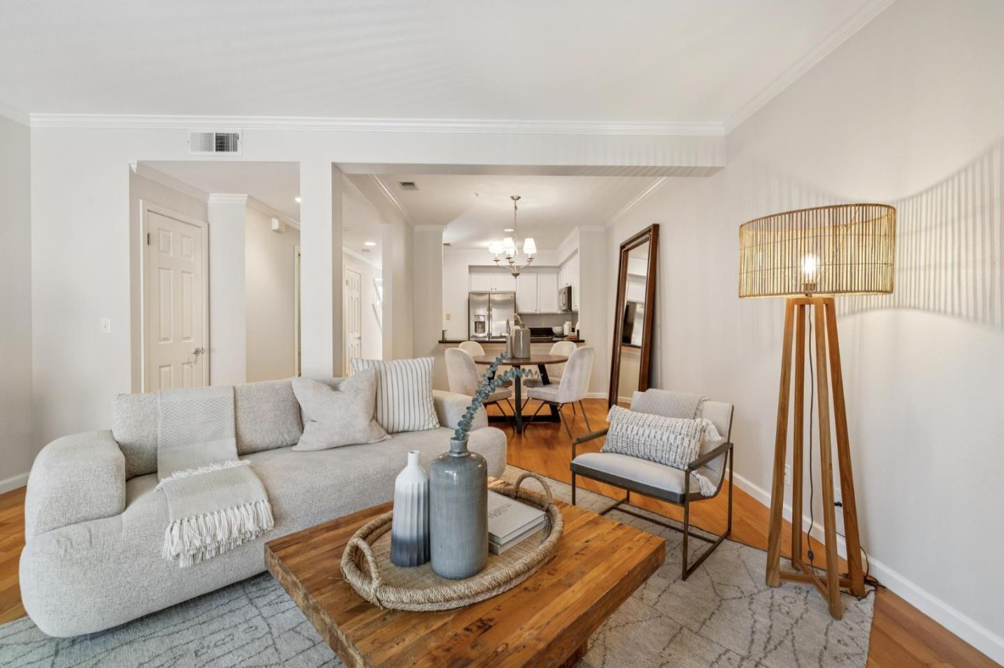 Property Photo:  600 Willow Road 6  CA 94025 