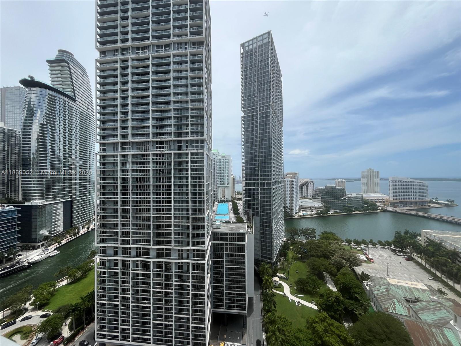 Property Photo: 500 Brickell Ave 2501 FL 33131