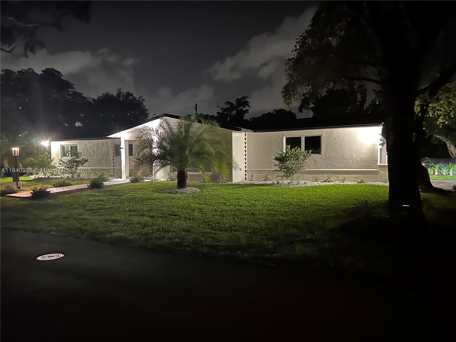 Property Photo: 14700 SW 83rd Pl FL 33158