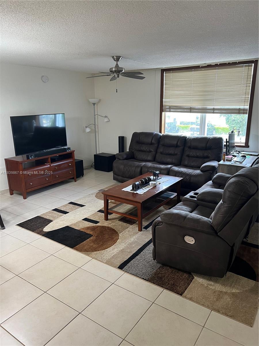 Property Photo:  1050 SE 15th St 205  FL 33316 