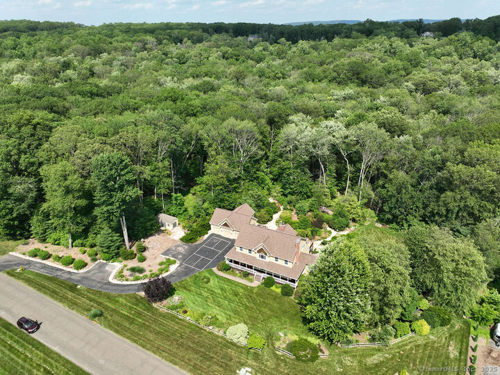 Property Photo:  25 Sheffield Lane  CT 06001 