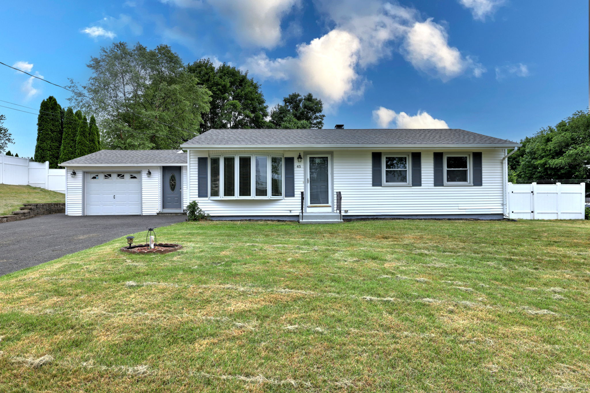 Property Photo: 45 Sherwood Avenue CT 06418