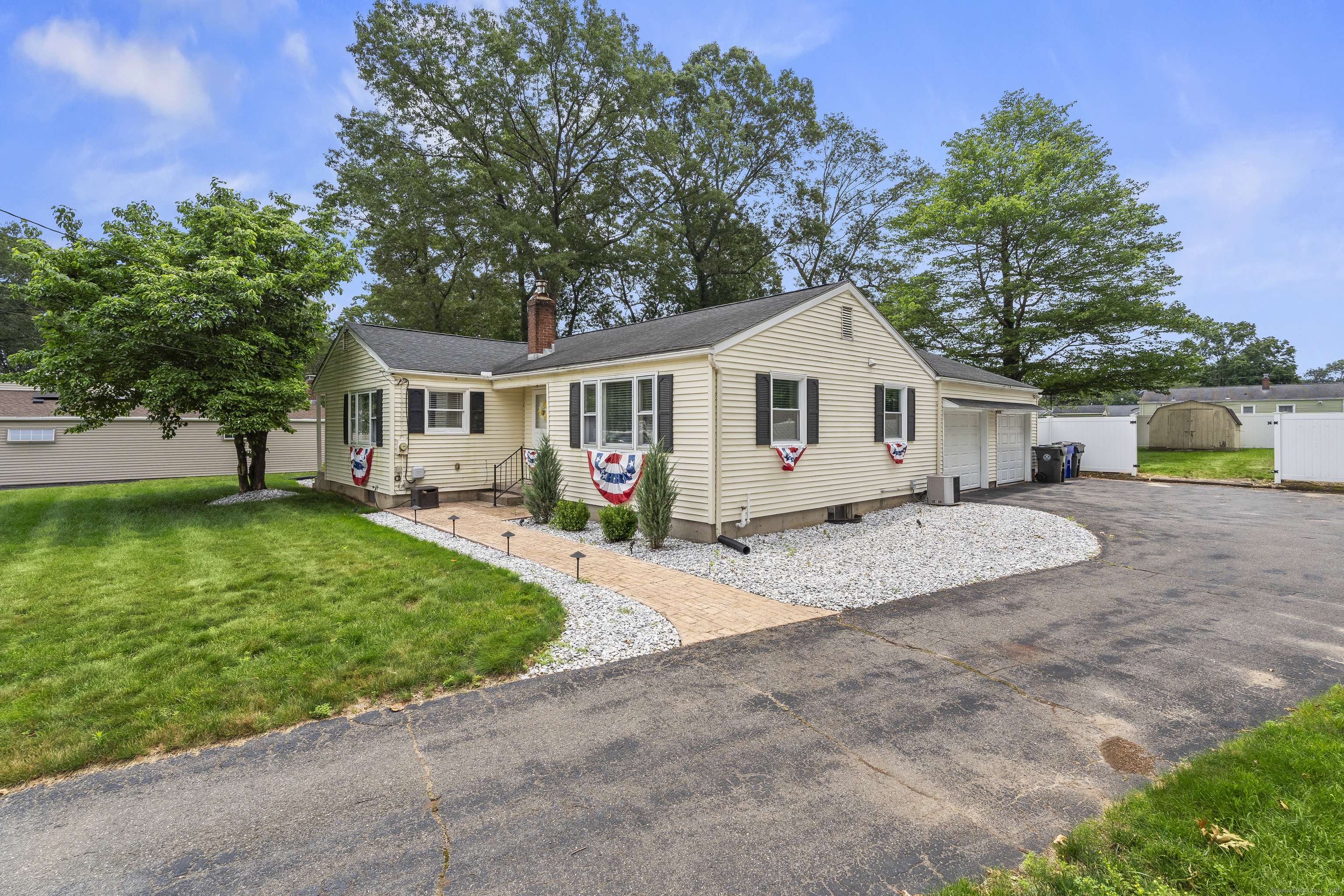 Property Photo: 15 Arlington Road CT 06096