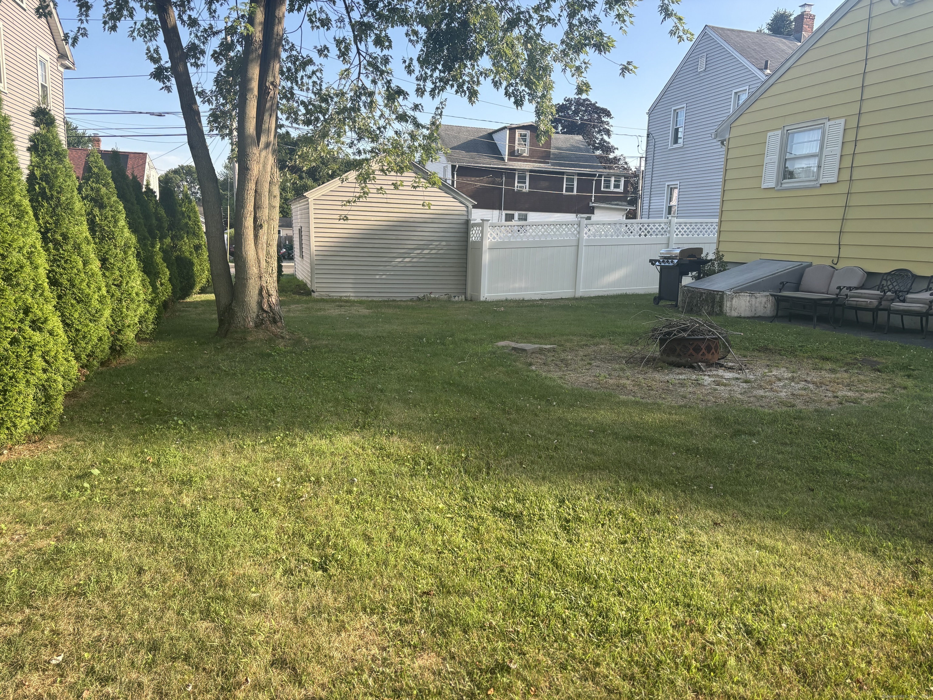 Property Photo: 86 Woodcrest Avenue CT 06614