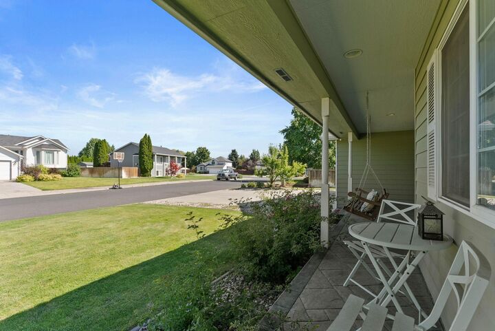 Property Photo:  17813 N Lidgerwood St  WA 99005 