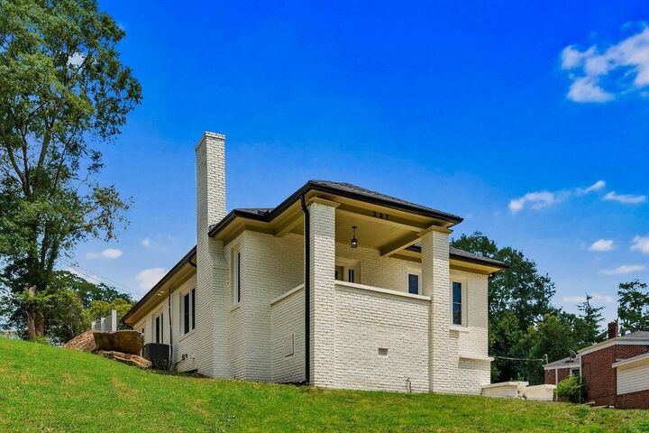 Property Photo: 297 S High Point Road SC 29301