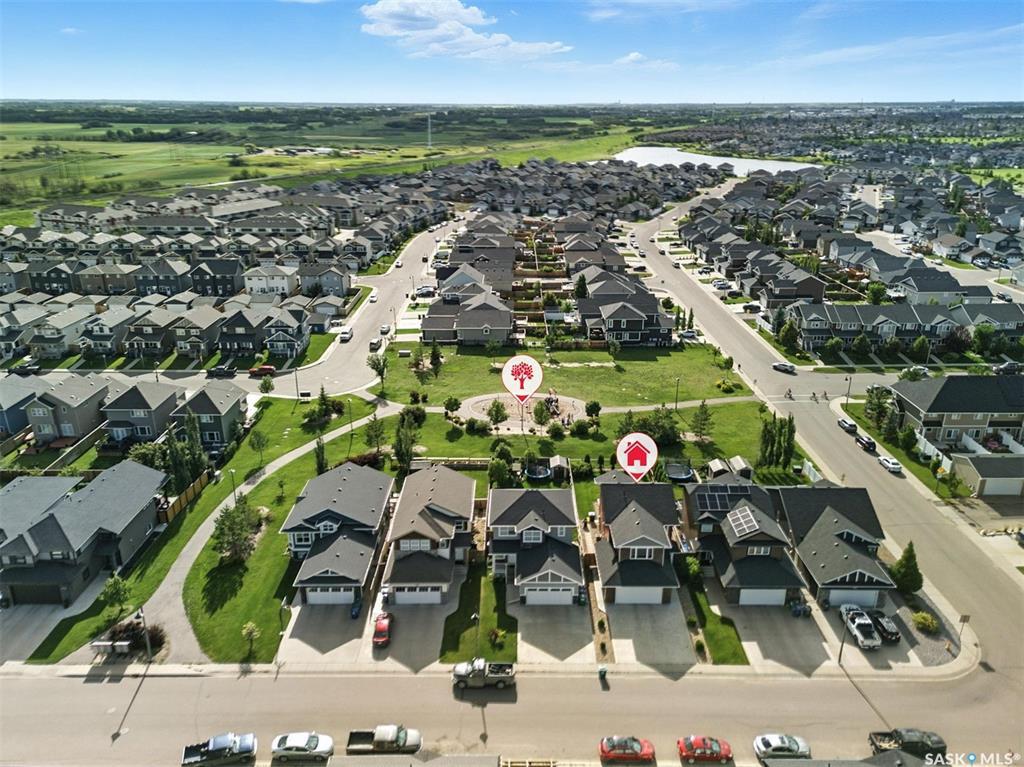 Property Photo: 410 Kolynchuk Crescent SK S7T 0W4
