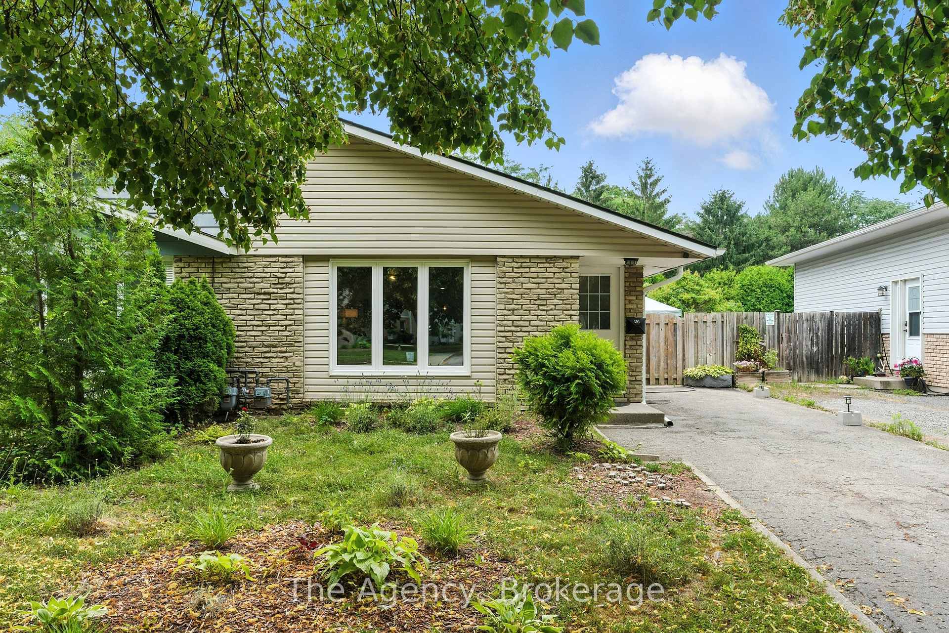 Property Photo: 43 Elma Street ON L2N 6Z2