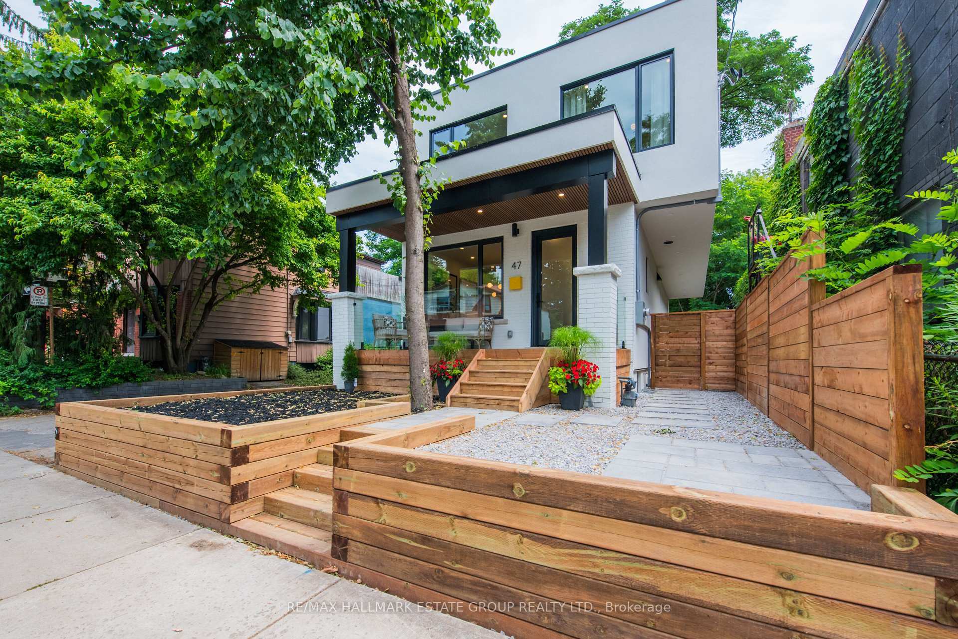 47 Laing Street  Toronto ON M4L 2N3 photo